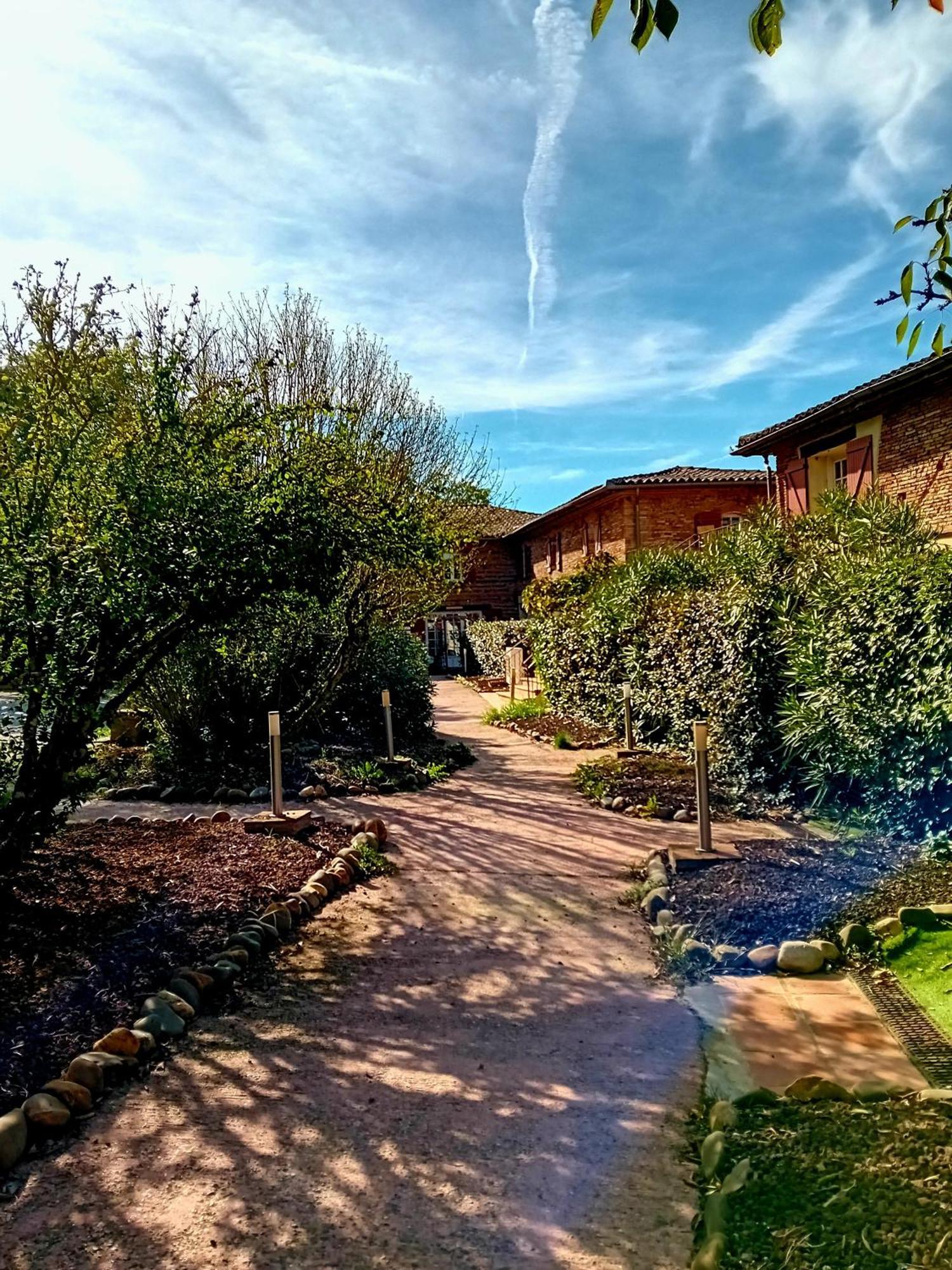 Logis Domaine De Peyrolade Bed & Breakfast Daux Luaran gambar