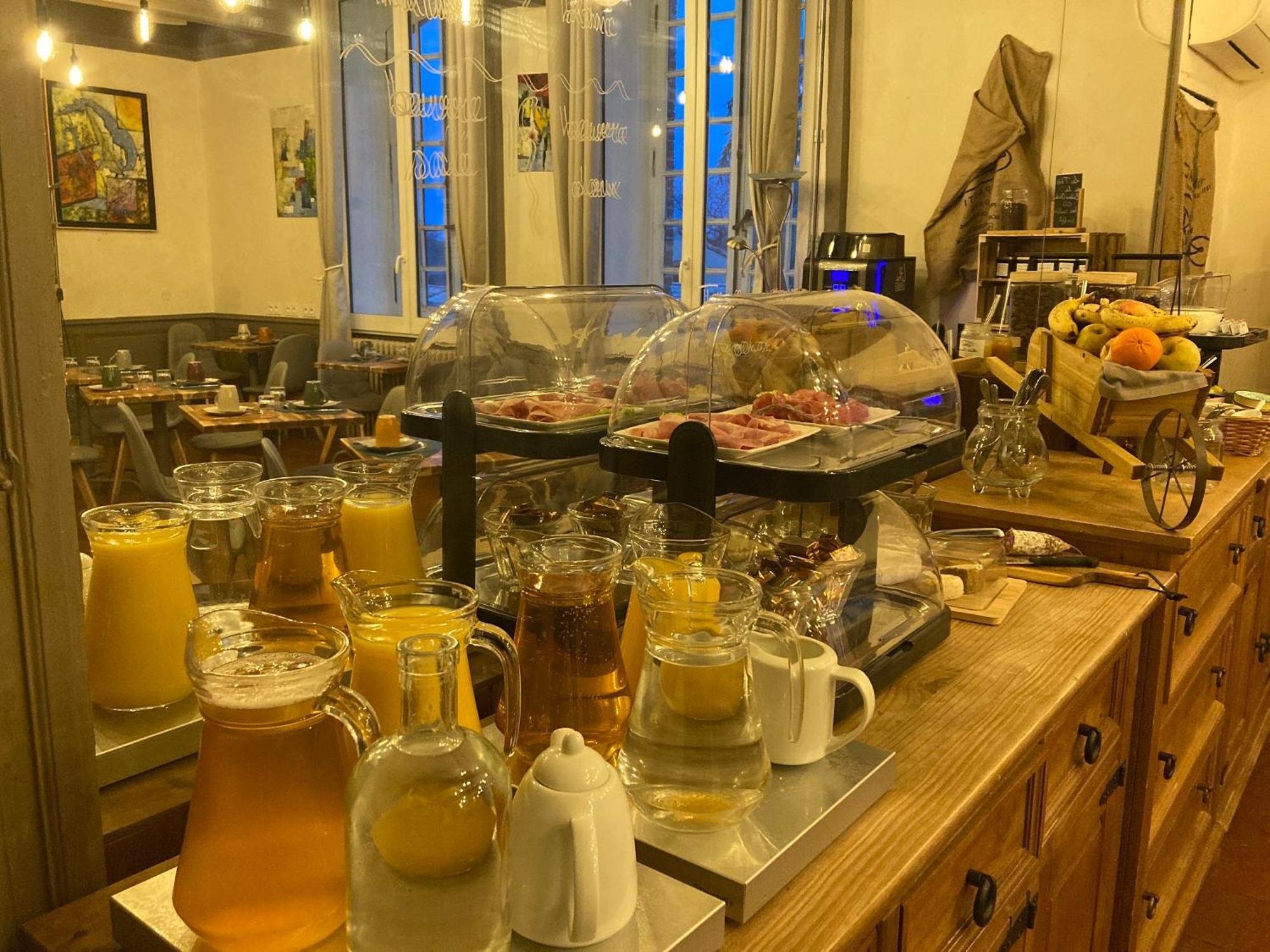 Logis Domaine De Peyrolade Bed & Breakfast Daux Luaran gambar
